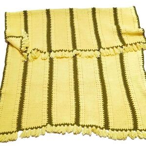VINTAGE 70s Hand Made Buttercup Yellow Afghan